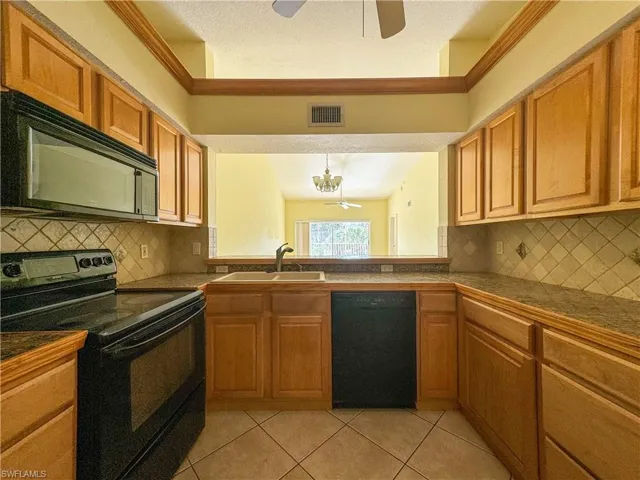 3250 Cypress Glen Way 424, Naples, Florida 34109