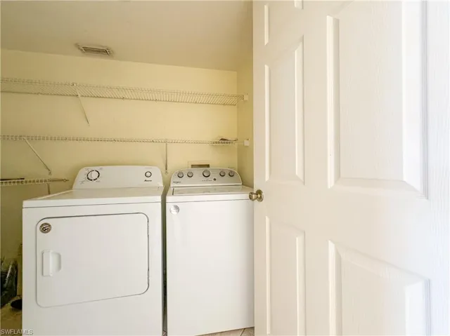 3250 Cypress Glen Way 424, Naples, Florida 34109