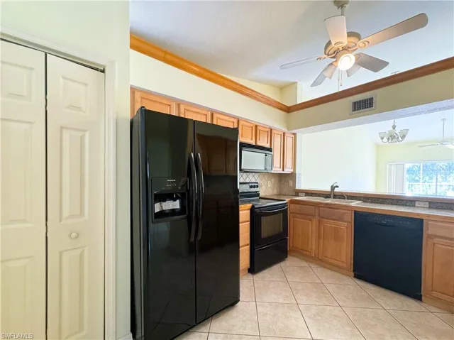 3250 Cypress Glen Way 424, Naples, Florida 34109