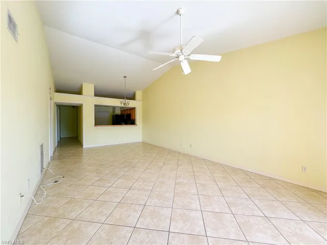 3250 Cypress Glen Way 424, Naples, Florida 34109