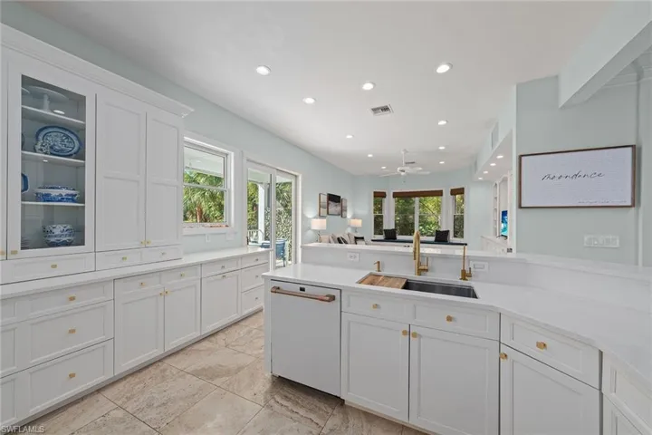 660 Anchor Dr, Sanibel, Florida 33957