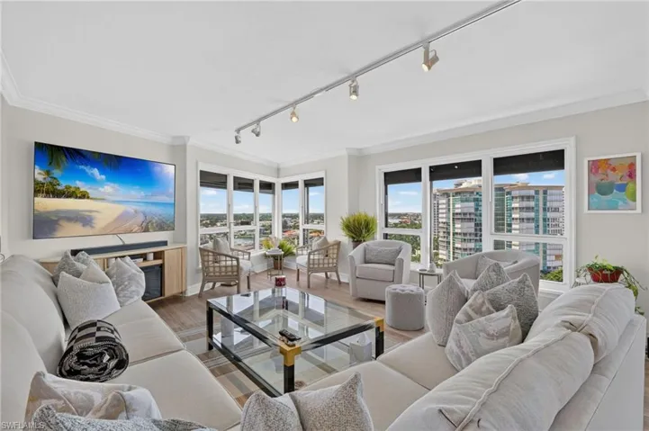Large bright living room with plenty of seating for all, sofa bed for extra guests