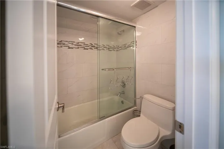 1086 Forest Lakes Dr 9303, Naples, Florida 34105