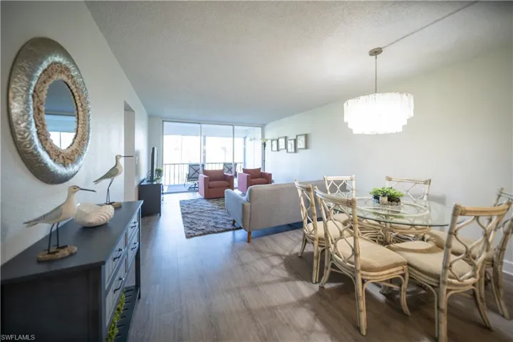 1086 Forest Lakes Dr 9303, Naples, Florida 34105