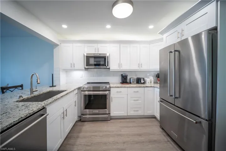 1086 Forest Lakes Dr 9303, Naples, Florida 34105