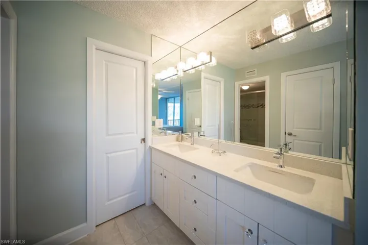 1086 Forest Lakes Dr 9303, Naples, Florida 34105