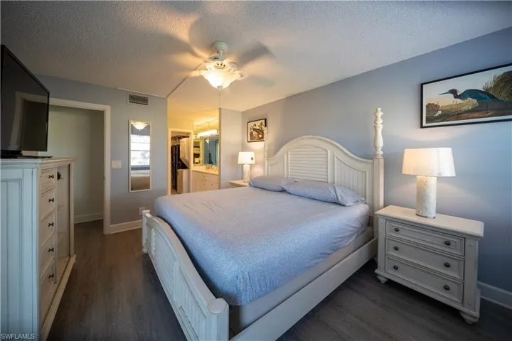 1086 Forest Lakes Dr 9303, Naples, Florida 34105