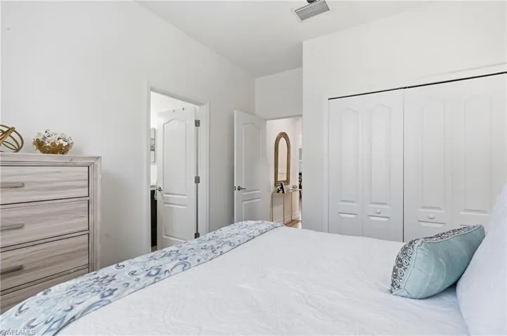 2390 Heydon Cir E, Naples, Florida 34120