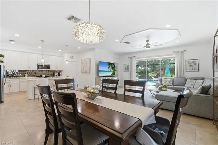 2390 Heydon Cir E, Naples, Florida 34120