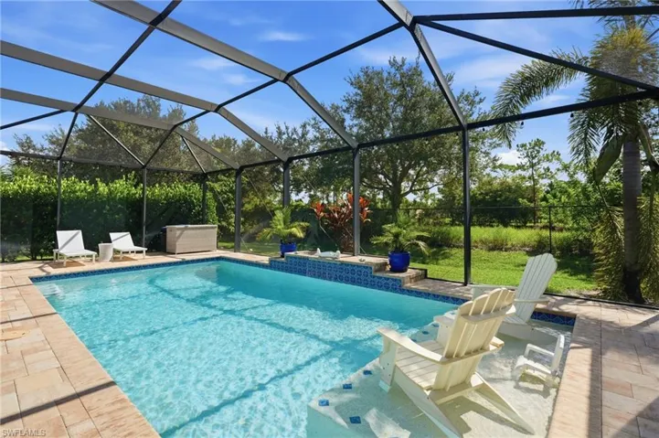 2390 Heydon Cir E, Naples, Florida 34120