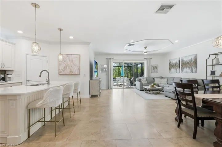 2390 Heydon Cir E, Naples, Florida 34120