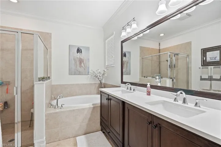 2390 Heydon Cir E, Naples, Florida 34120