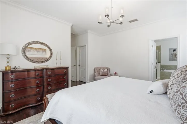 2390 Heydon Cir E, Naples, Florida 34120