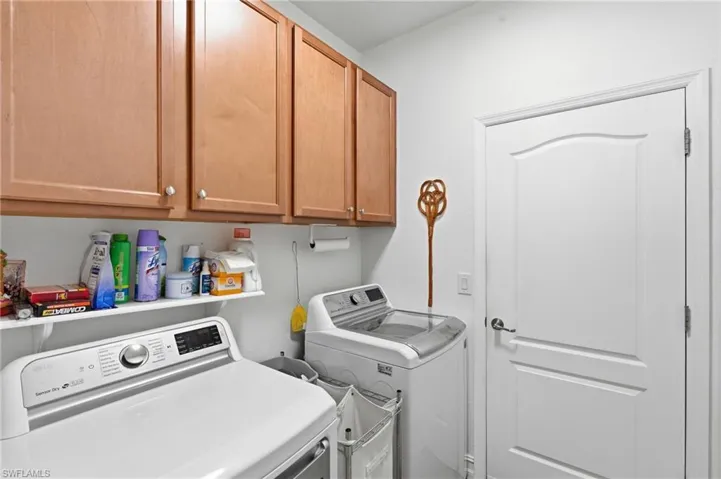 2390 Heydon Cir E, Naples, Florida 34120