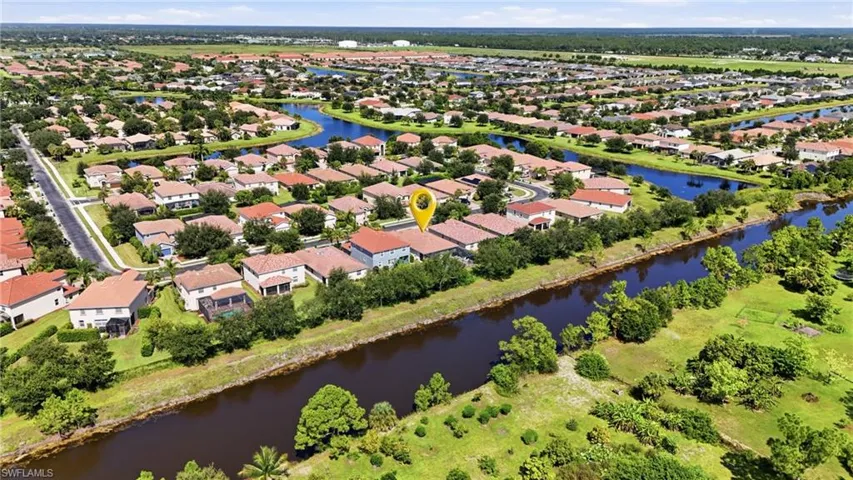 2390 Heydon Cir E, Naples, Florida 34120
