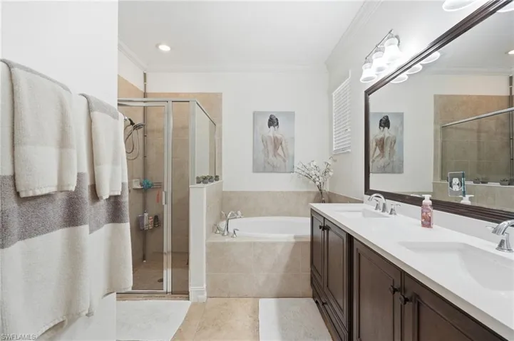 2390 Heydon Cir E, Naples, Florida 34120