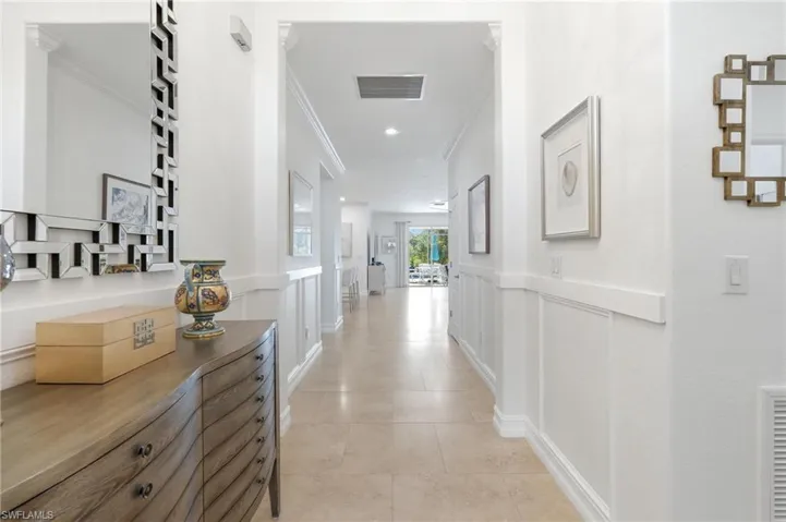 2390 Heydon Cir E, Naples, Florida 34120
