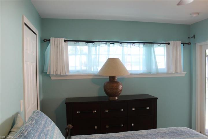 Privacy 'Eyebrow' Window in Master