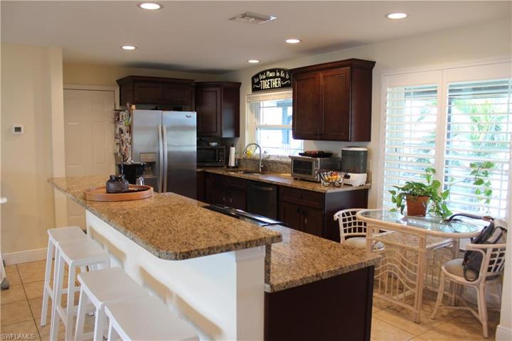 Beautiful Island Kitchen