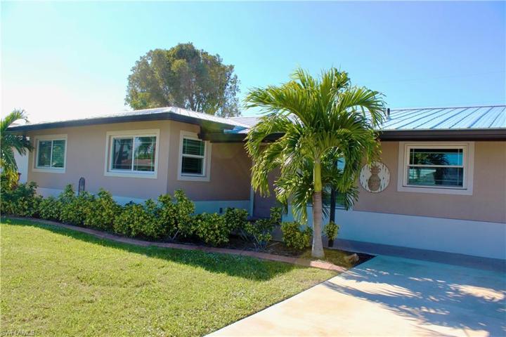 This Cape Coral Home ROCKS!