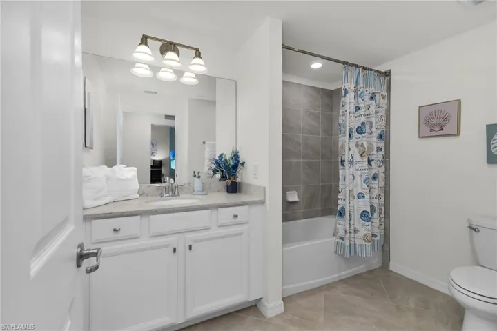 12043  Hawthorn Lake  DR, Fort Myers, FL 33913
