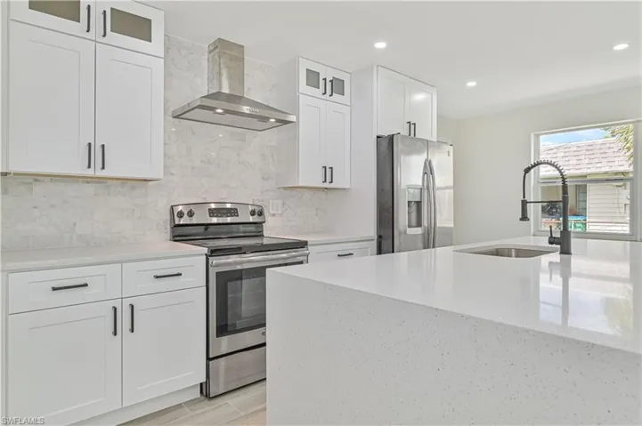 1049 Ne Pine Island Ln, Cape Coral Fl 33909
