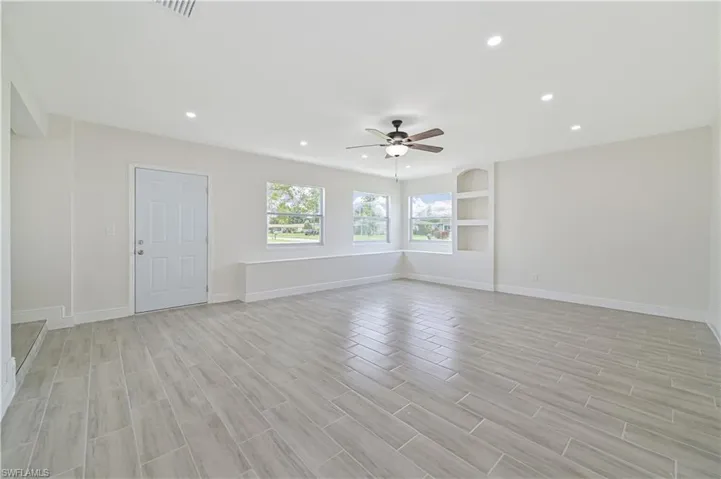 1049 Ne Pine Island Ln, Cape Coral Fl 33909
