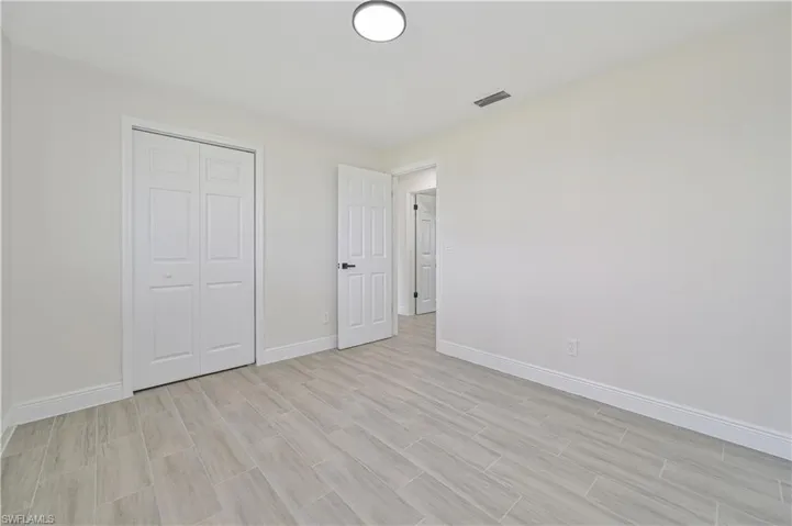 1049 Ne Pine Island Ln, Cape Coral Fl 33909