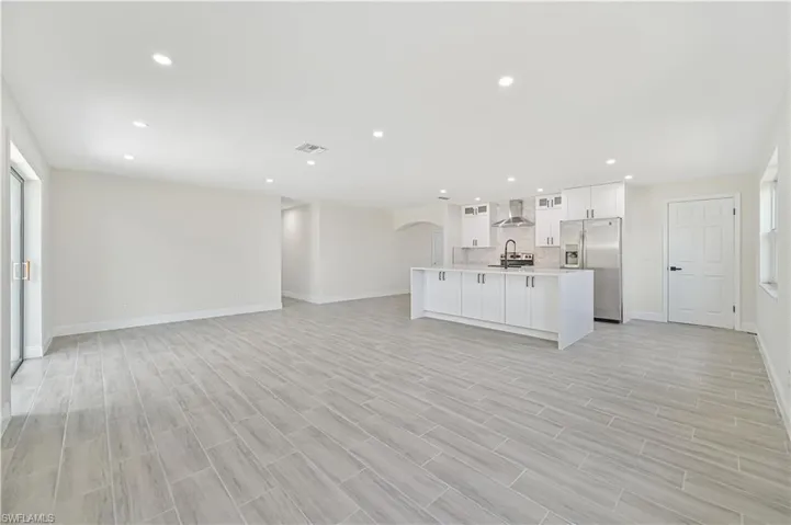 1049 Ne Pine Island Ln, Cape Coral Fl 33909
