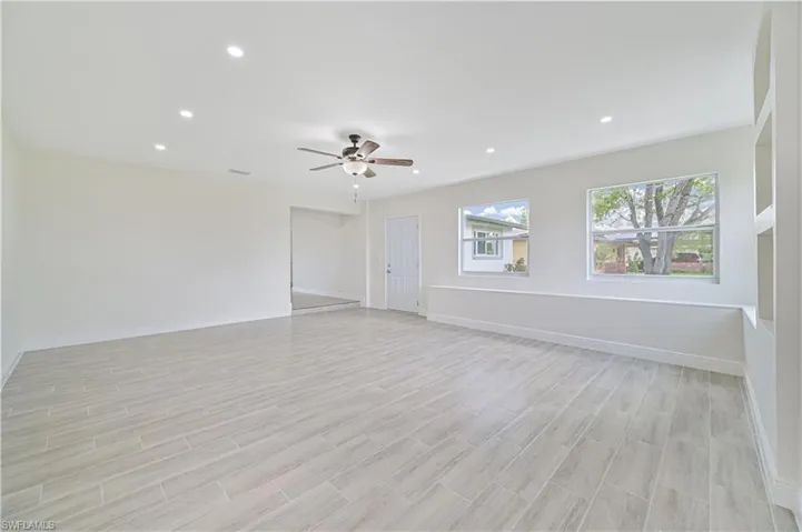 1049 Ne Pine Island Ln, Cape Coral Fl 33909