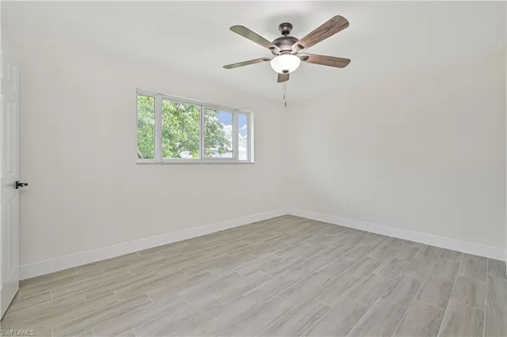 1049 Ne Pine Island Ln, Cape Coral Fl 33909