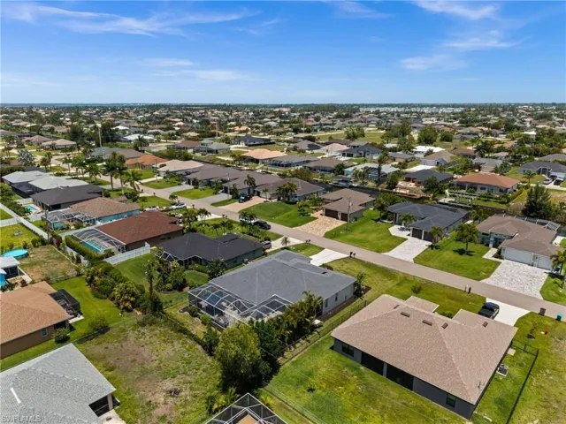 1820 SW 29th  TER, Cape Coral, FL 33914