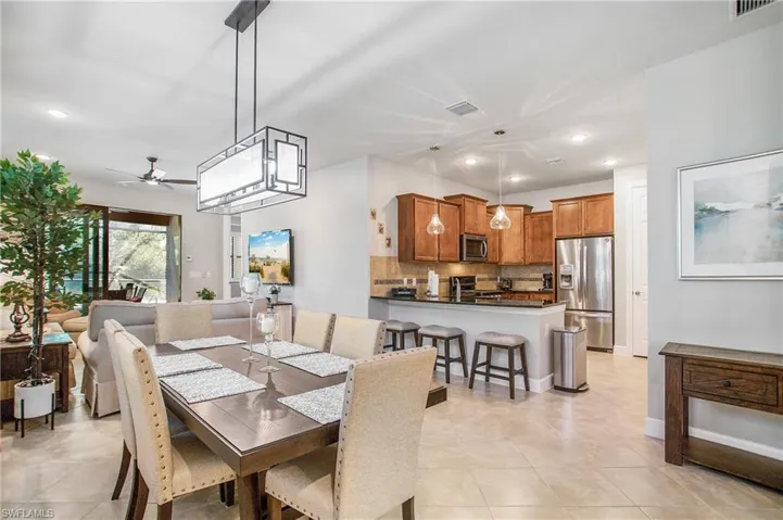 7674  Jacaranda  LN, Naples, FL 34114
