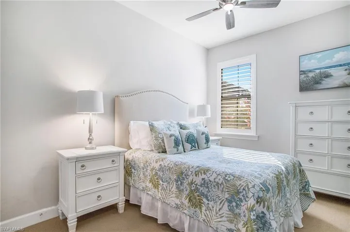 Guest room with spacious closet