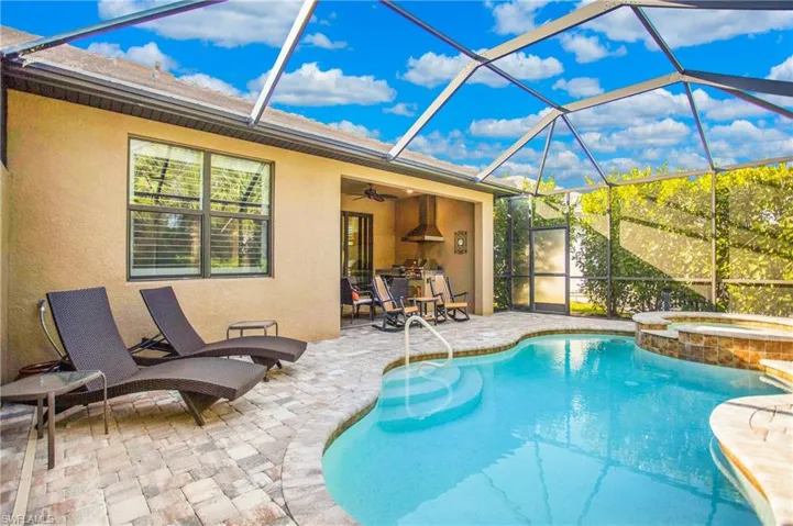 7674  Jacaranda  LN, Naples, FL 34114