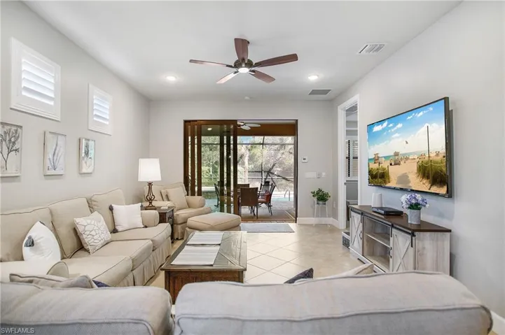 7674  Jacaranda  LN, Naples, FL 34114