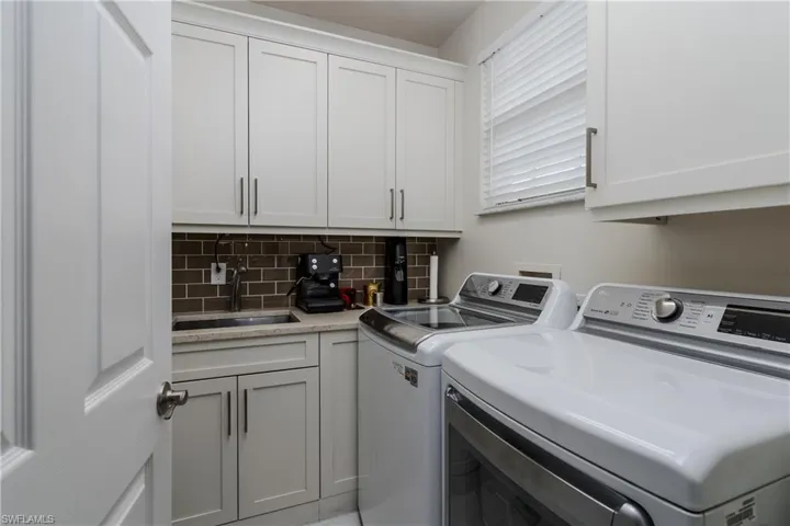 3295 Twilight Ln 5302, Naples, Florida 34109