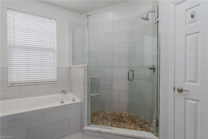 3295 Twilight Ln 5302, Naples, Florida 34109