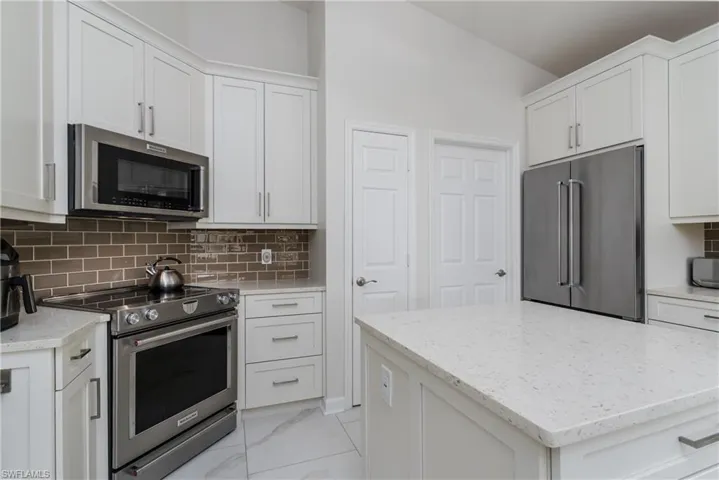 3295 Twilight Ln 5302, Naples, Florida 34109
