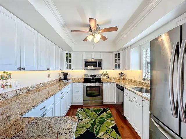 1065  8th S ST, Naples, FL 34102