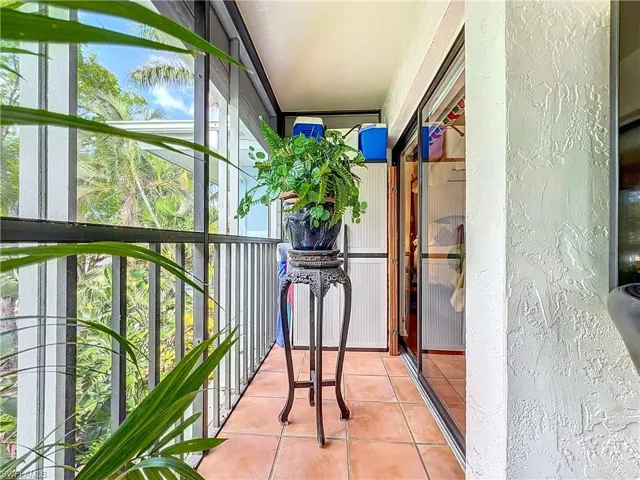 1065  8th S ST, Naples, FL 34102