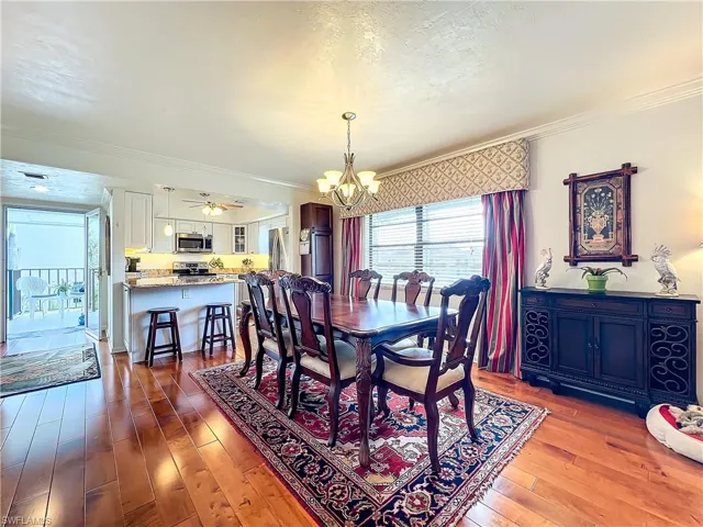 1065  8th S ST, Naples, FL 34102