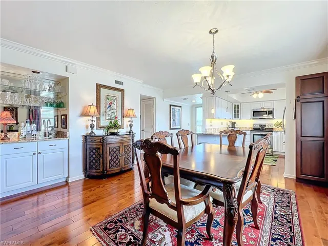 1065  8th S ST, Naples, FL 34102