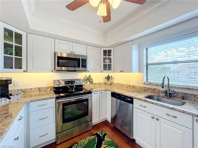 1065  8th S ST, Naples, FL 34102