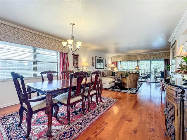 1065  8th S ST, Naples, FL 34102