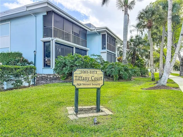 1065  8th S ST, Naples, FL 34102