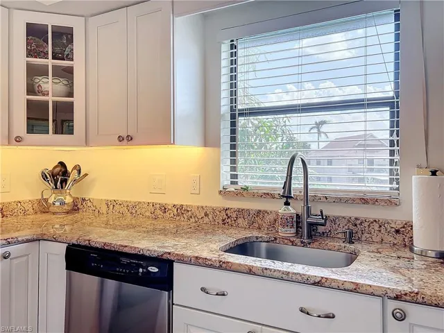 1065  8th S ST, Naples, FL 34102