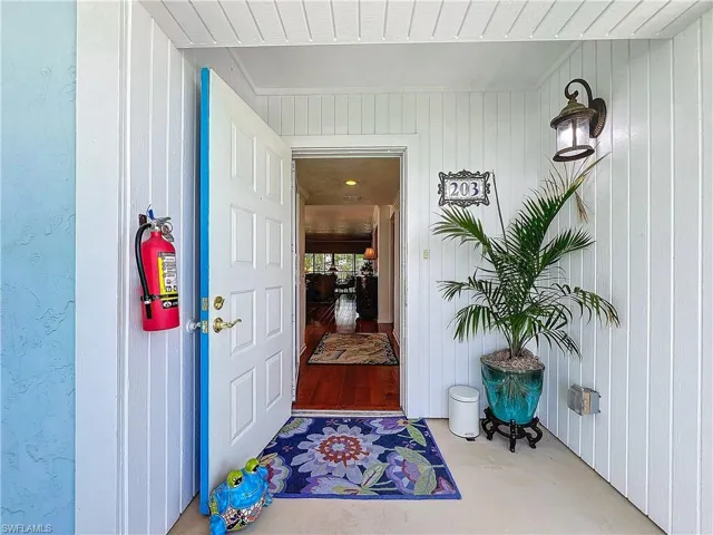 1065  8th S ST, Naples, FL 34102