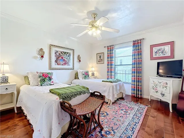 1065  8th S ST, Naples, FL 34102
