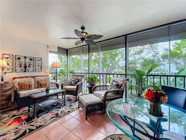 1065  8th S ST, Naples, FL 34102